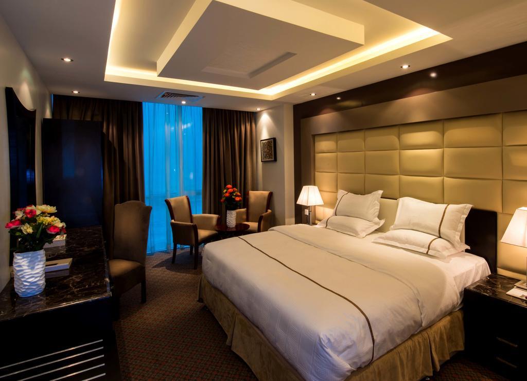 Al Yamama Palace Hotel Suites Riade Quarto foto