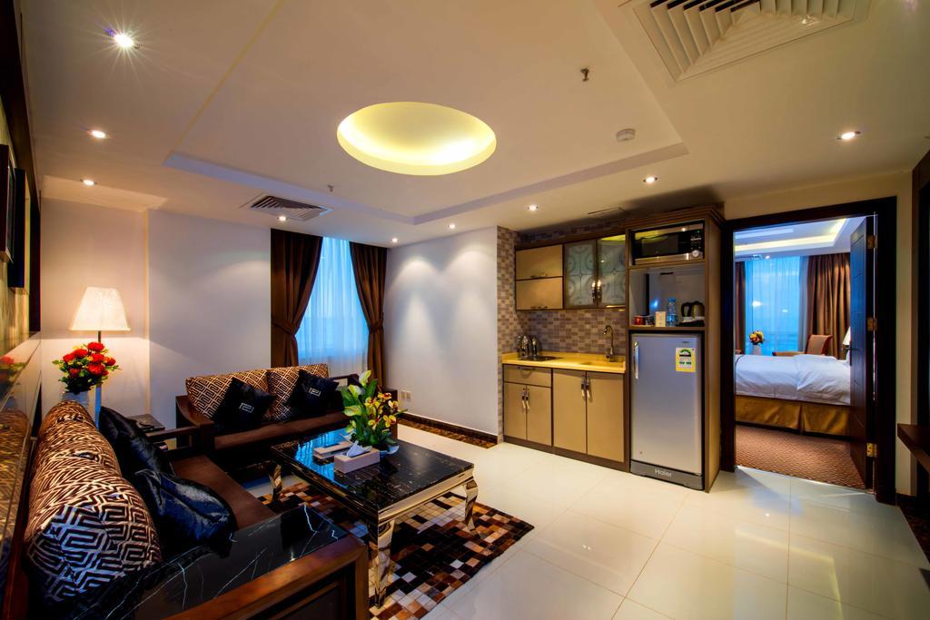 Al Yamama Palace Hotel Suites Riade Quarto foto
