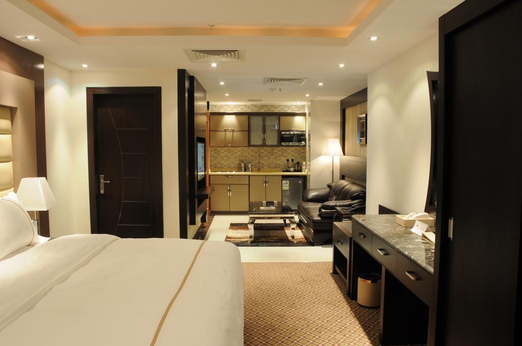 Al Yamama Palace Hotel Suites Riade Quarto foto