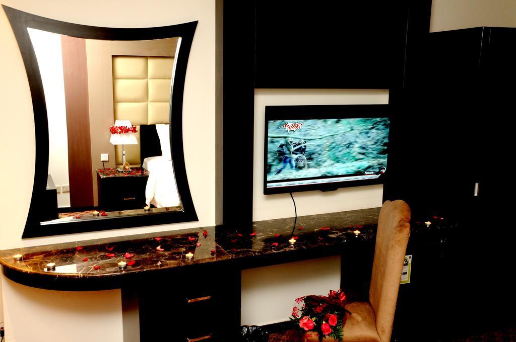 Al Yamama Palace Hotel Suites Riade Quarto foto