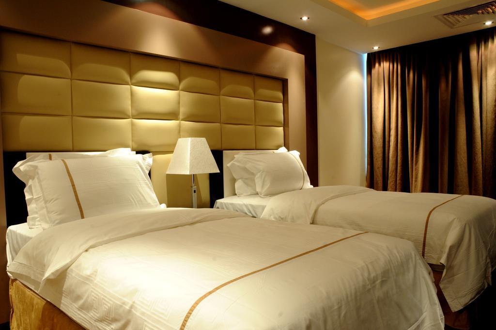 Al Yamama Palace Hotel Suites Riade Quarto foto